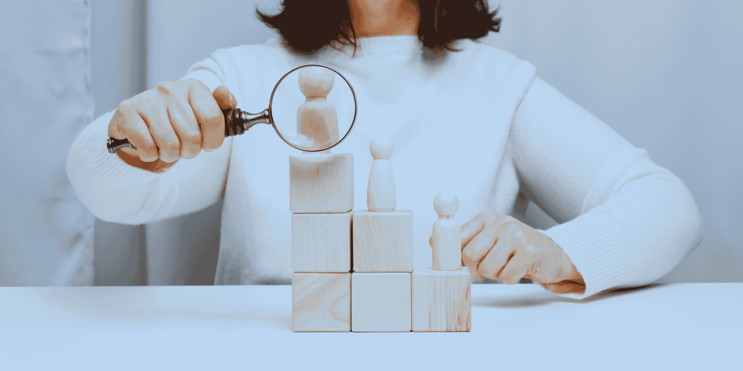 Finding the right lawyer - The difference between prospecting and headhunting legal talent